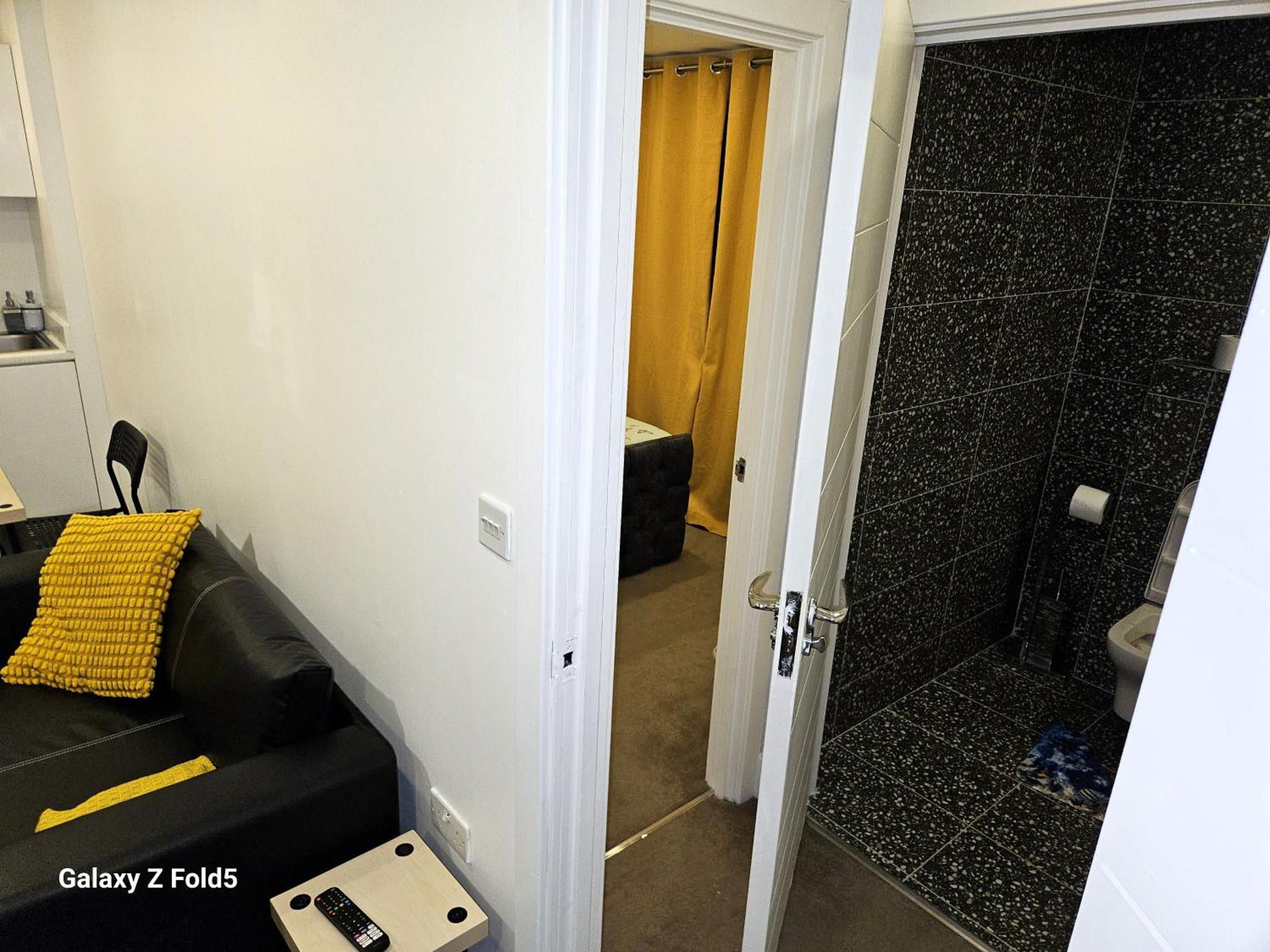 London Sleephouse Partying Is Not Allowed Pls Εξωτερικό φωτογραφία