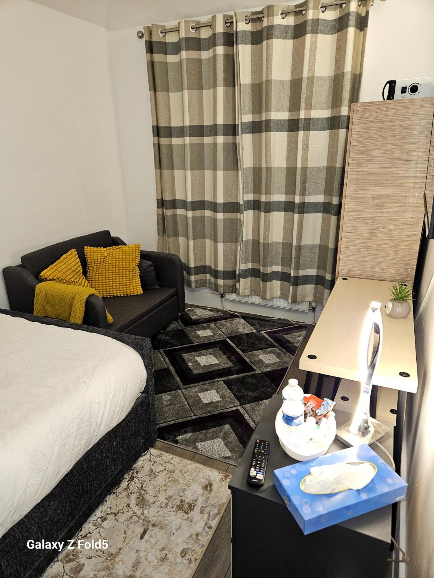 London Sleephouse Partying Is Not Allowed Pls Εξωτερικό φωτογραφία
